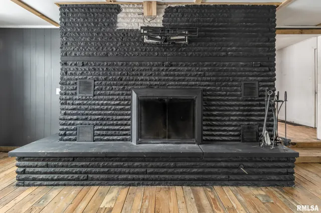 $129,900 | 109 Knox Road 800 North, Galesburg, IL 61401