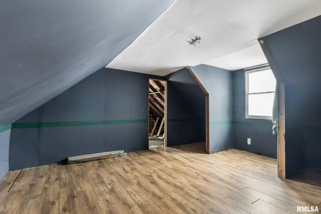 $129,900 | 109 Knox Road 800 North, Galesburg, IL 61401