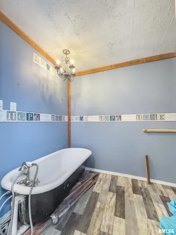 $129,900 | 109 Knox Road 800 North, Galesburg, IL 61401