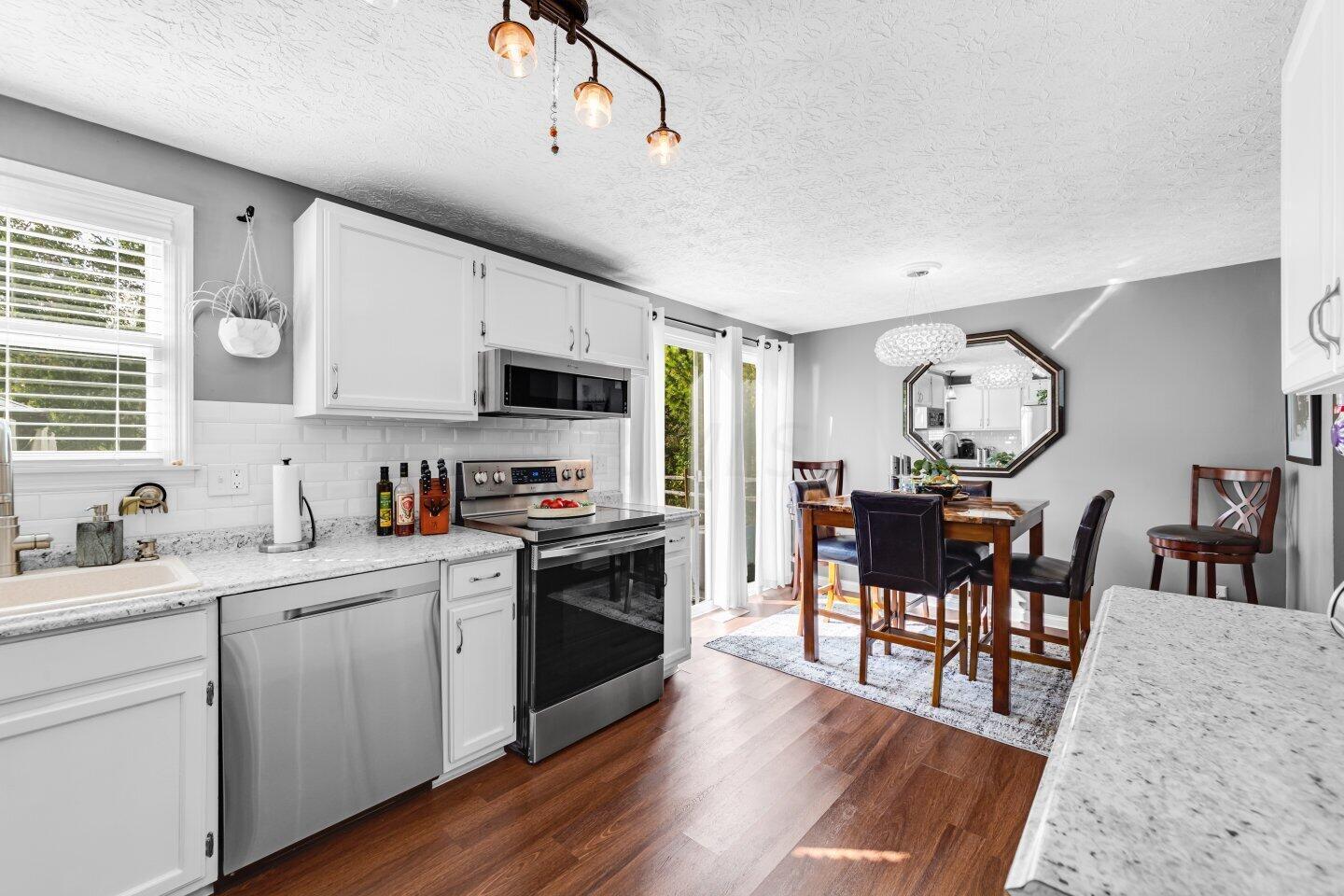 8695 Ripton Drive Powell, OH 43065 - Photo 11 of 39 027-8695RiptonDrive-Powell-OH-43065-SMAL