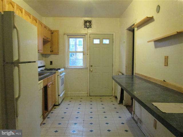 1524 Roundhill Road Baltimore, MD 21218 - Photo 5 of 19 Kitchen