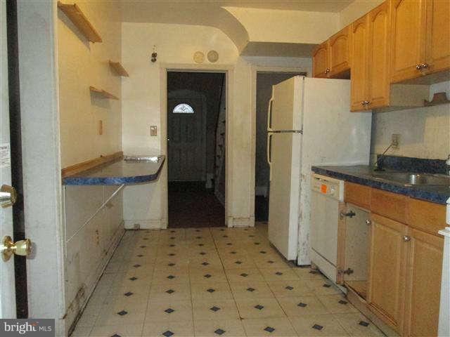 1524 Roundhill Road Baltimore, MD 21218 - Photo 6 of 19 Kitchen