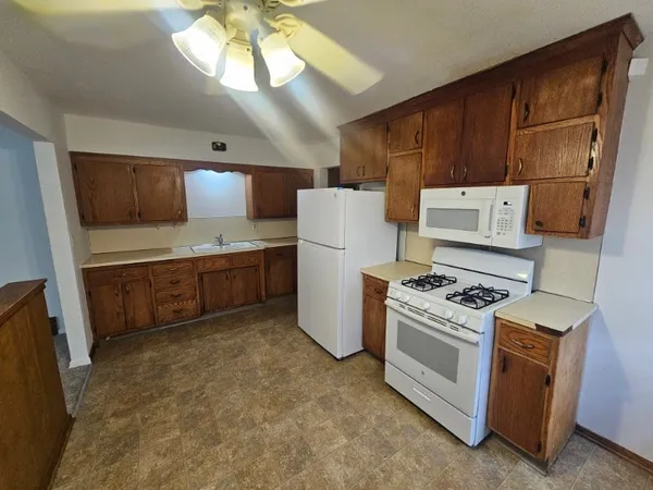$1,950 | 4101 Lowry Avenue North, Robbinsdale, MN 55422