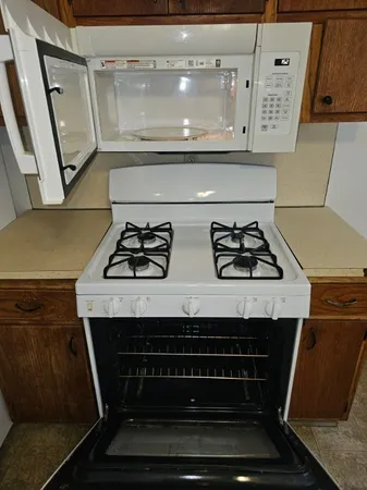 $1,950 | 4101 Lowry Avenue North, Robbinsdale, MN 55422