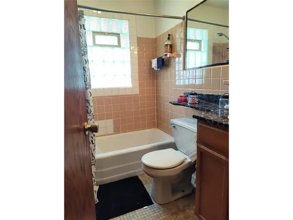 $1,950 | 4101 Lowry Avenue North, Robbinsdale, MN 55422