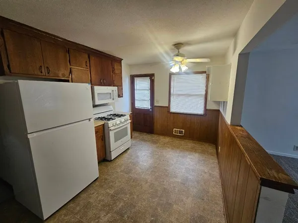 $1,950 | 4101 Lowry Avenue North, Robbinsdale, MN 55422