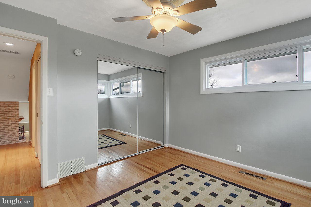 304 Greendale Road York, PA 17403 - Photo 8 of 15