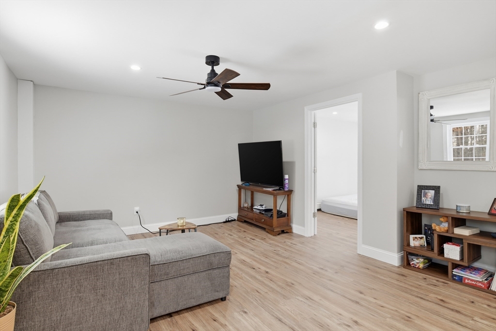 46 Smith Street Palmer, MA 01069 - Photo 5 of 25