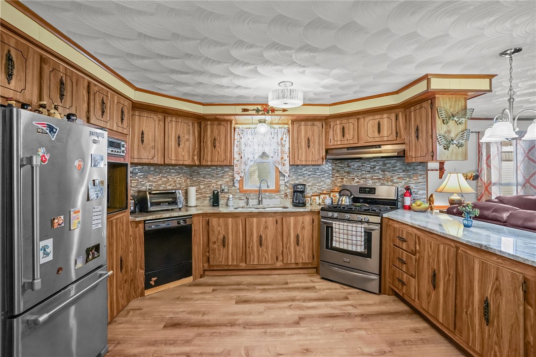 4 Leisure Way Coventry, RI 02816 - Photo 6 of 30