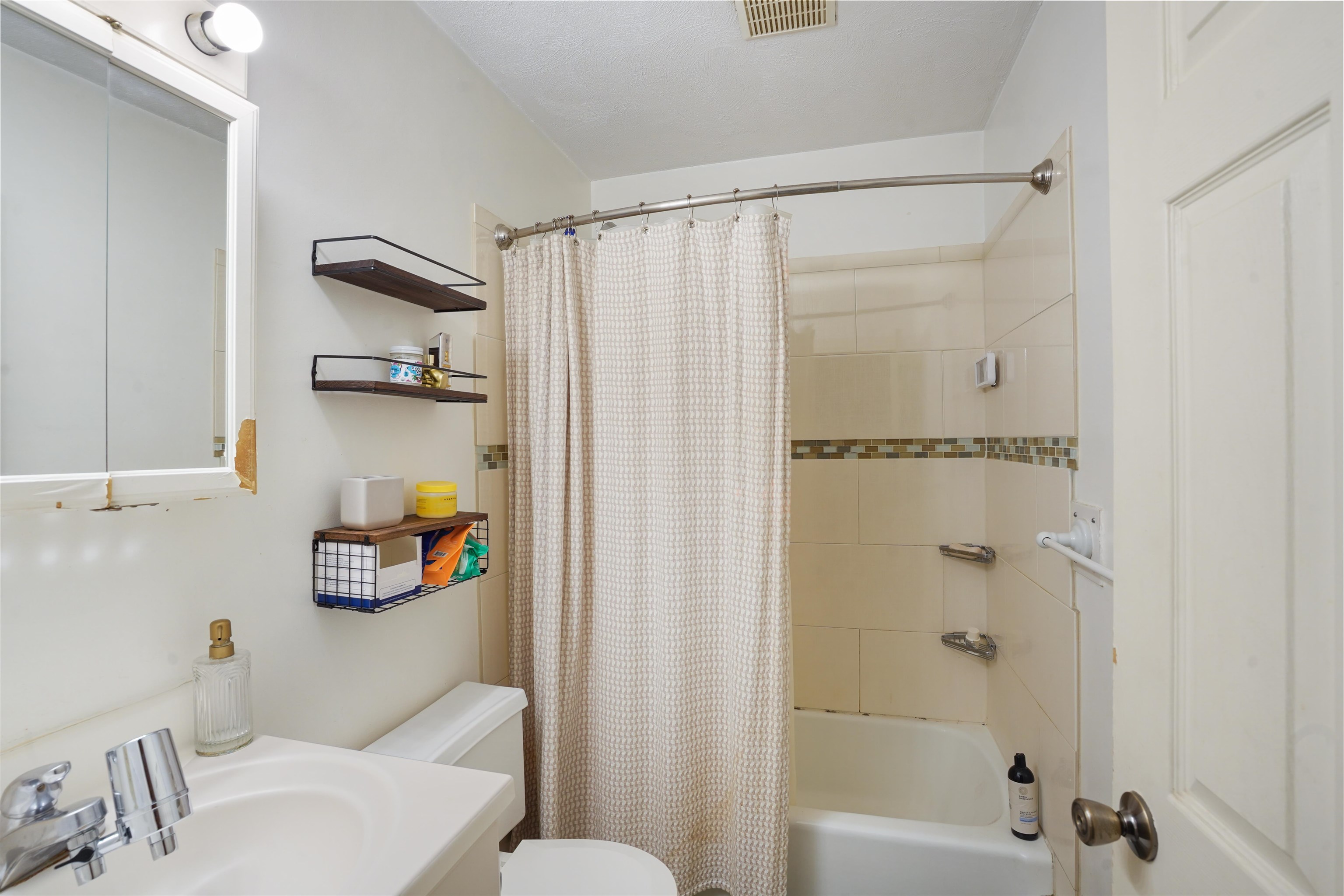 11 Strawberry Bank Road, Unit 17 Nashua, NH 03062 - Photo 16 of 22