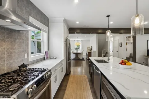 $1,495,000 | 21 Evergreen Place, Maplewood, NJ 07040