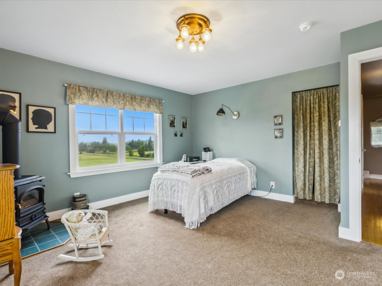 2625 Mountain View Road Ferndale, WA 98248 - Photo 35 of 40 a bedroom with a bed and a window