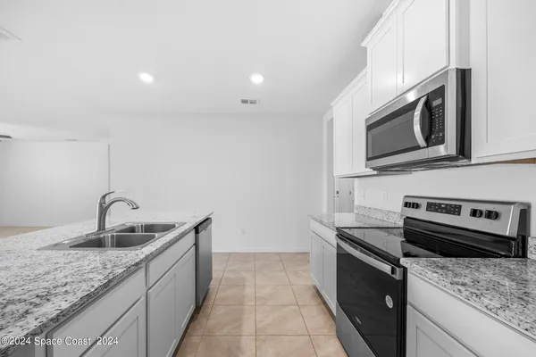 $2,500 | 1253 Dunes Avenue, Melbourne, FL 32904