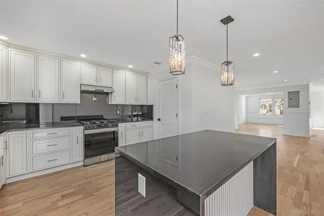 $1,275,000 | 21 Norman Avenue, Amityville, NY 11701
