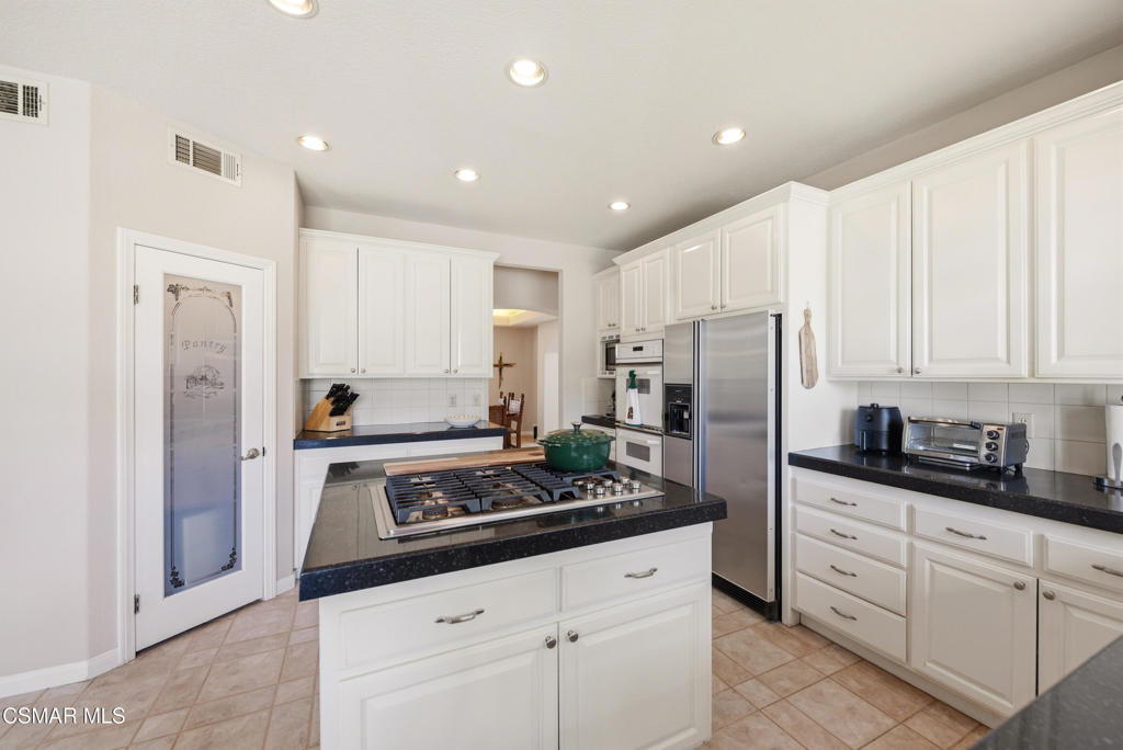 31415 Birdella Road Malibu, CA 90265 - Photo 20 of 36