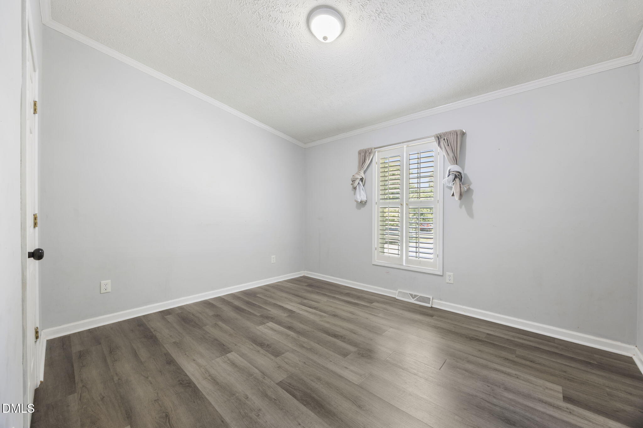 216 North Gibson Road Mebane, NC 27302 - Photo 9 of 21 36-web-or-mls-484A8269