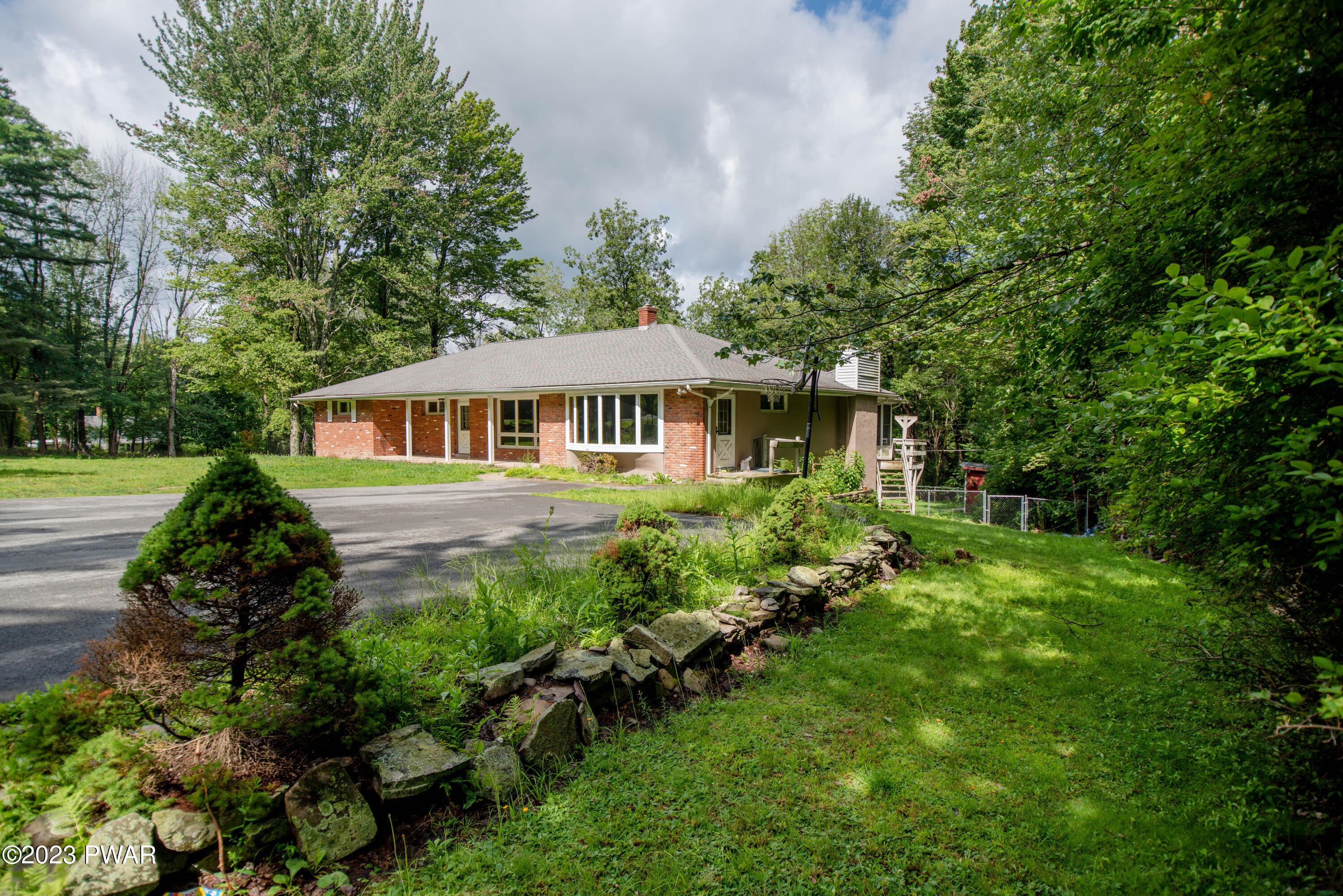 118 Ansley Road Paupack, PA 18451 - Photo 3 of 53