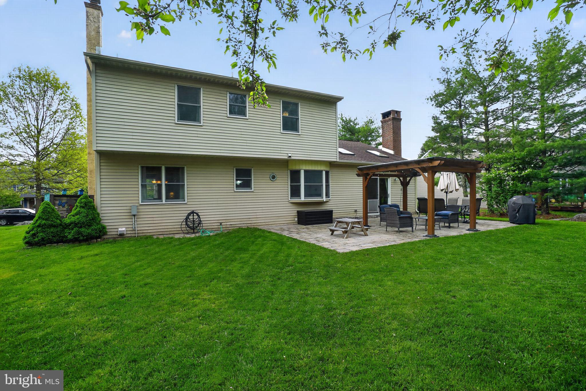 32 Ridge Run Road Sellersville, PA 18960 - Photo 29 of 30 Charming backyard retreat with patio.