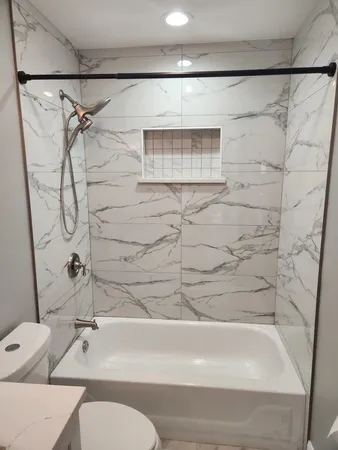 $2,500 | 1020 Brunswick Harbor, Unit 5001, Schaumburg, IL 60193