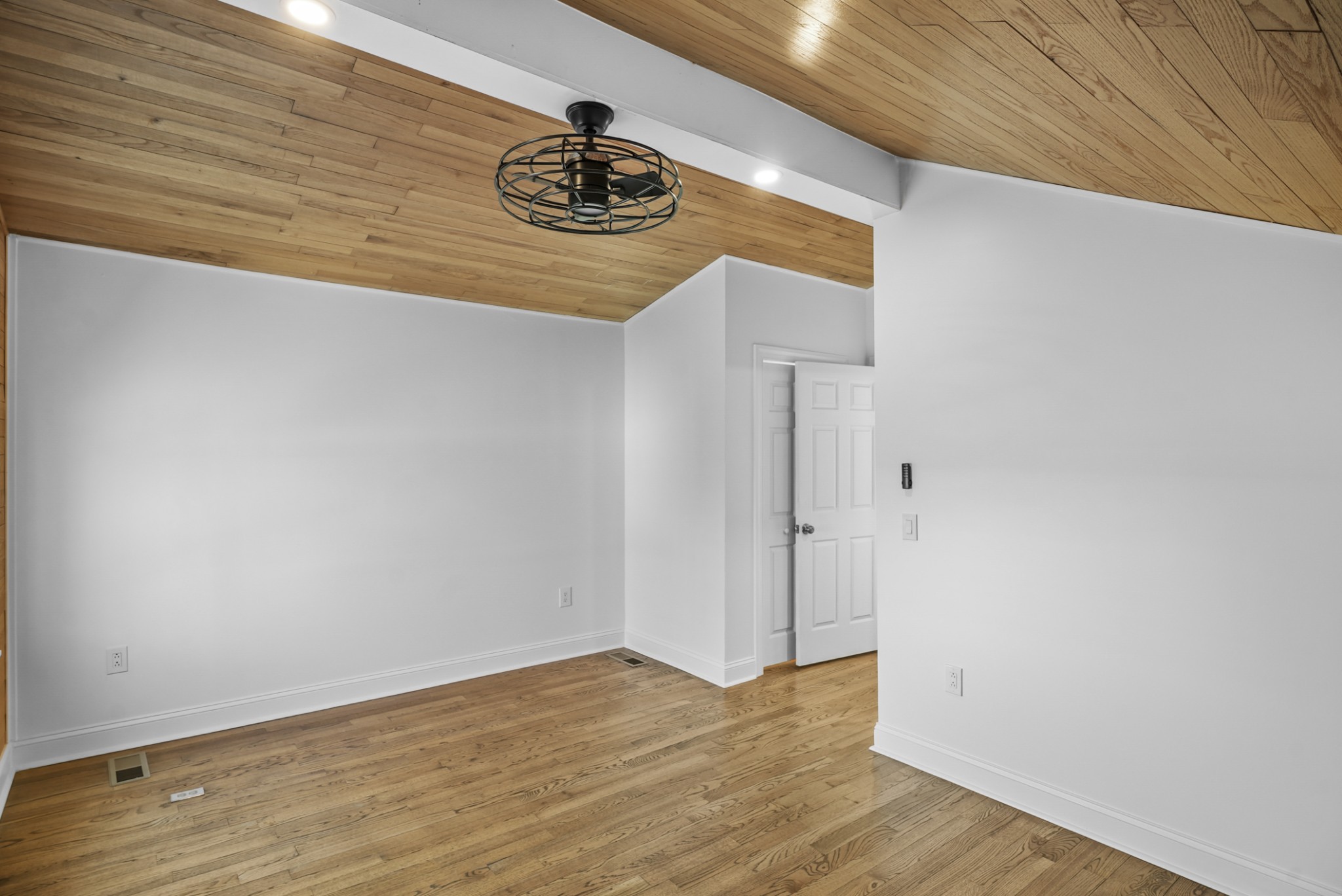 20 Zinker Road Lawrenceburg, TN 38464 - Photo 11 of 39 a view of empty room with wooden floor