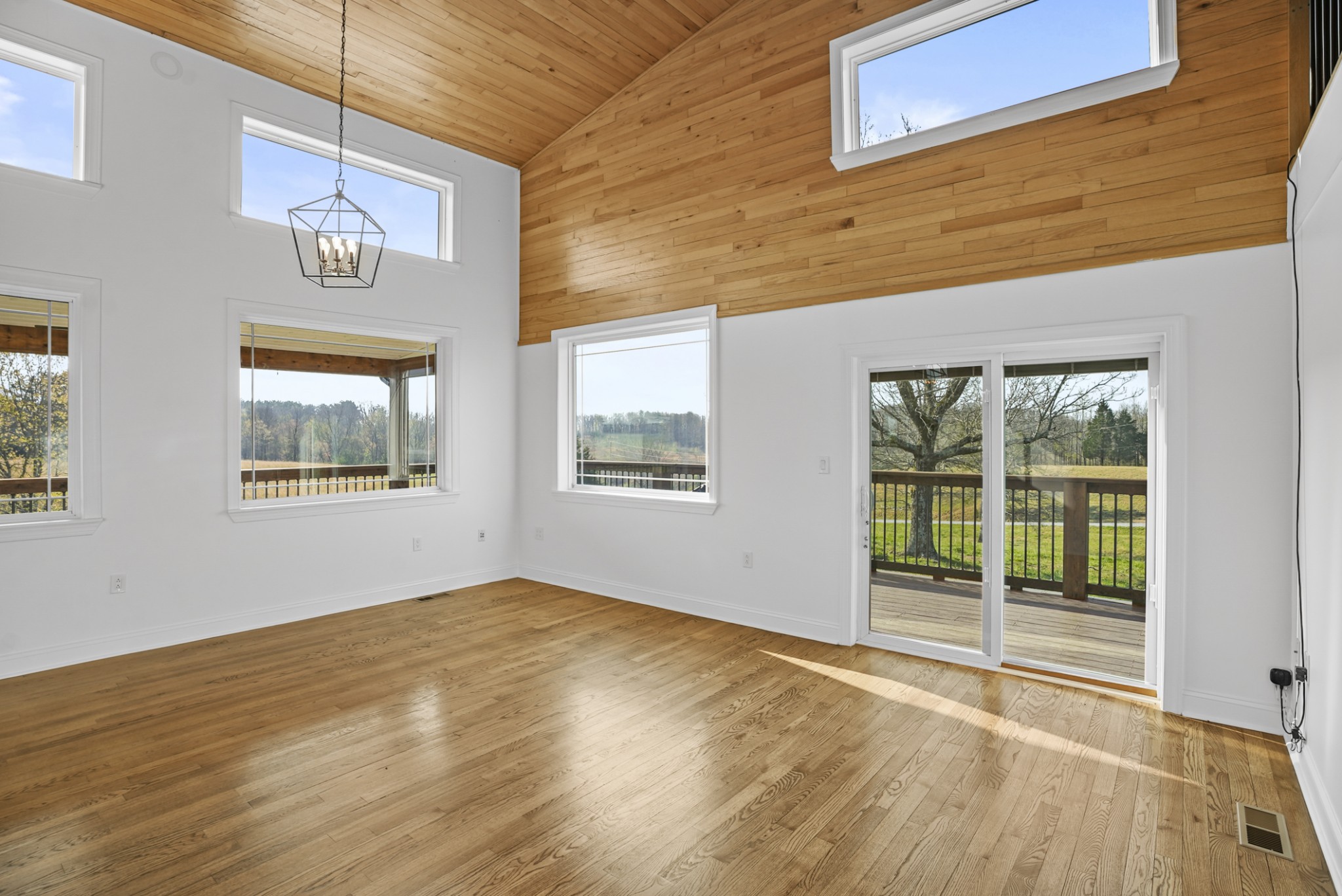 20 Zinker Road Lawrenceburg, TN 38464 - Photo 7 of 39 a view of an empty room with a window