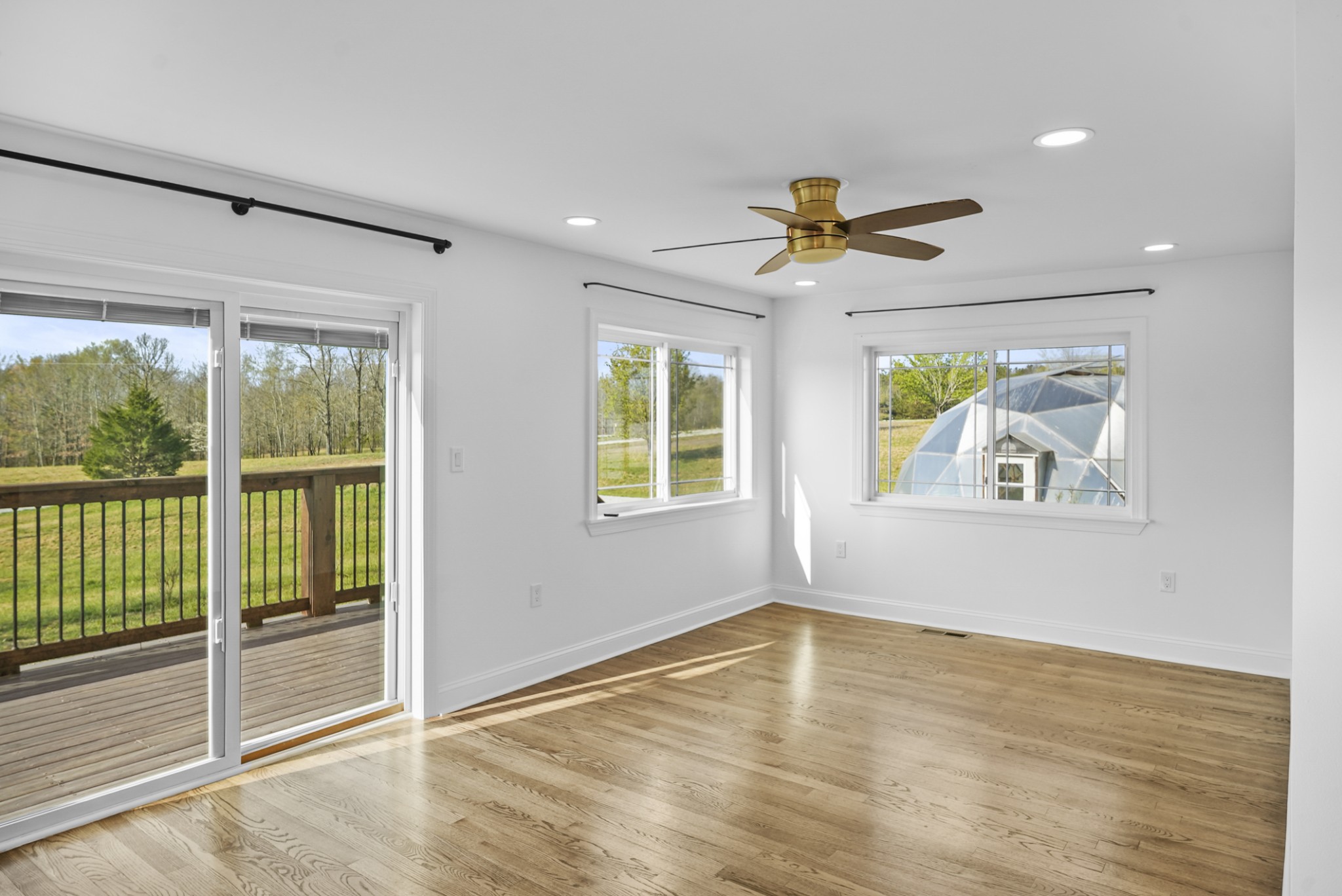 20 Zinker Road Lawrenceburg, TN 38464 - Photo 8 of 39 a view of an empty room with a window