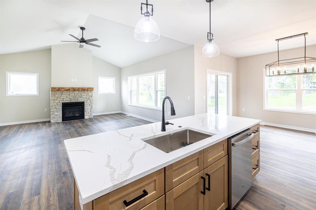381 Drumlin Loop Ripon, WI 54971 - Photo 6 of 9