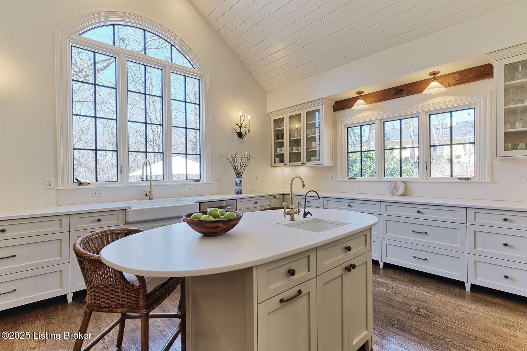 1006 Bellewood Road Anchorage, KY 40223 - Photo 4 of 56 photo_online_004