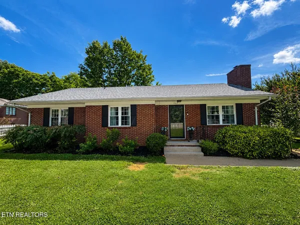 $415,000 | 1305 Court Street, Maryville, TN 37803