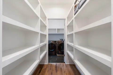 a view of walk in closet