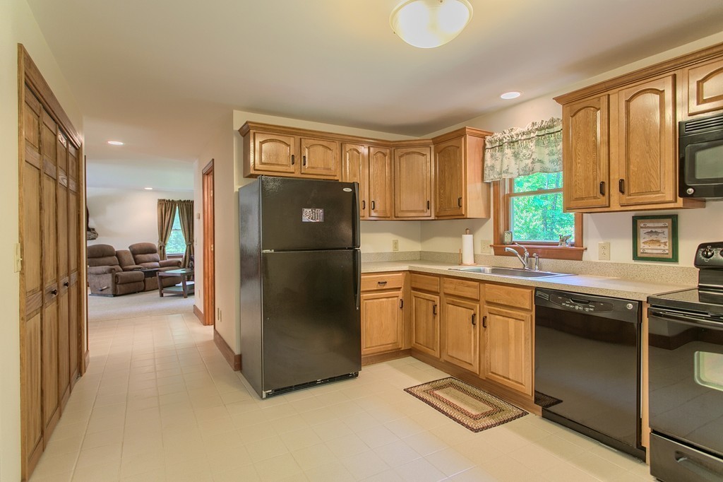 370 Billings Road Fitchburg, MA 01420 - Photo 9 of 30 Gallery Image 9