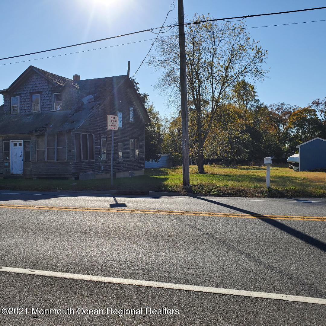 370 Highway 9 Little Egg Harbor, NJ 08087 - Photo 4 of 6 a view of a street with a house in the background