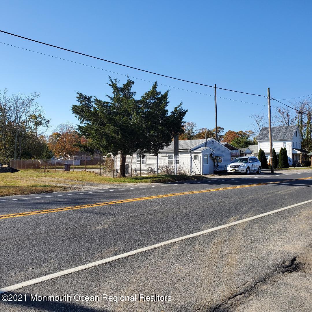 370 Highway 9 Little Egg Harbor, NJ 08087 - Photo 5 of 6 a view of a street