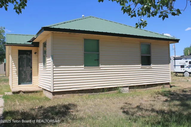 $125,000 | 216 East Birch Creek Drive, La Barge, WY 83123