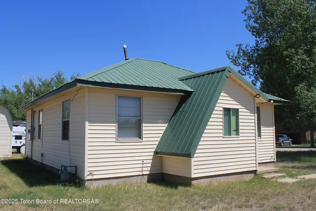 $125,000 | 216 East Birch Creek Drive, La Barge, WY 83123