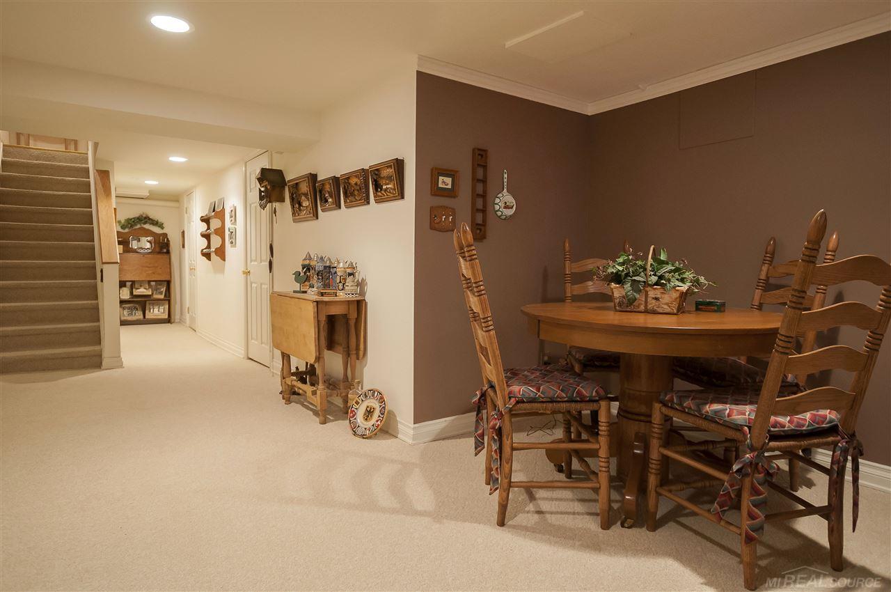 1010 North Renaud Road Grosse Pointe, MI 48236 - Photo 51 of 61 31344418-50.JPG