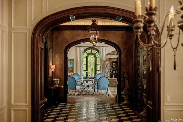 $6,900,000 | 200 Geneseo Road, Terrell Hills, TX 78209