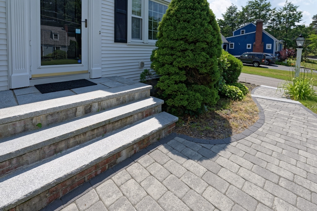 23 Princess Road Marlborough, MA 01752 - Photo 3 of 42 Gallery Image 3