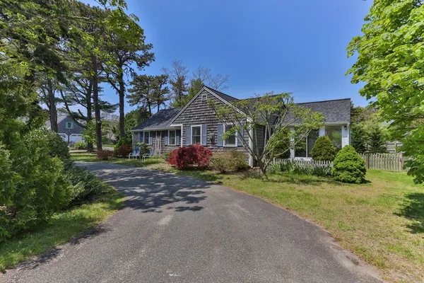 $799,000 | 7 Aunt Matties Road, Chatham, MA 02633