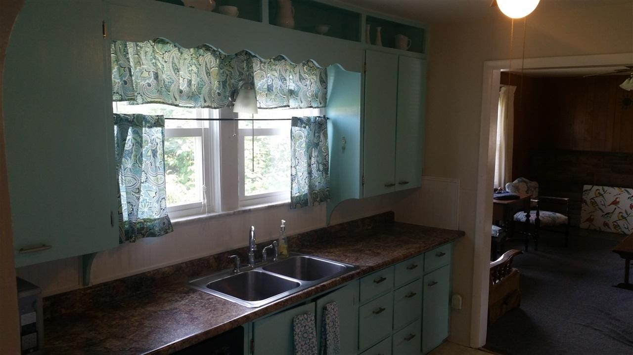 5178 Davison Road Burton, MI 48509 - Photo 10 of 25 21493383-9.JPG
