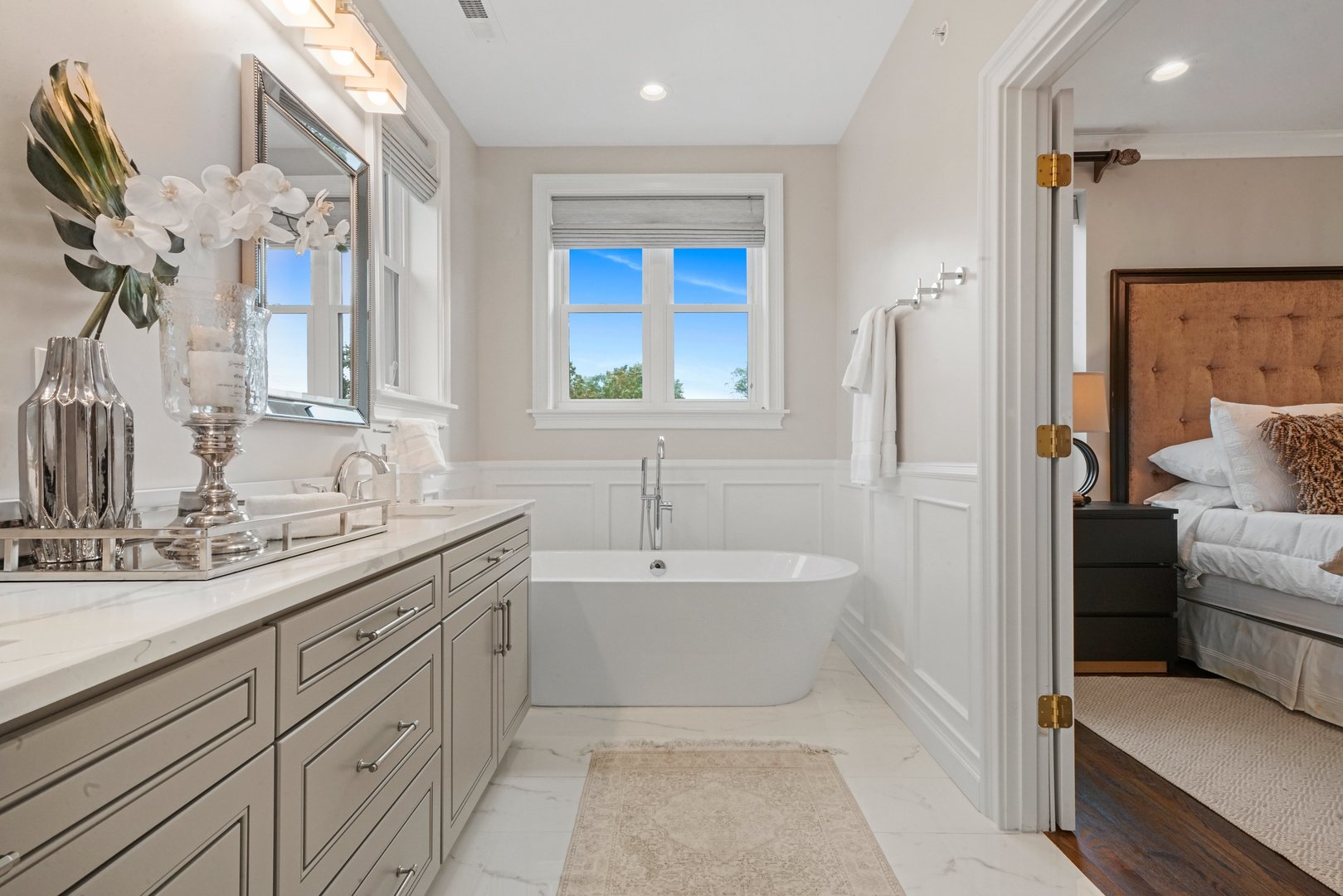 329 South Delphia Avenue Park Ridge, IL 60068 - Photo 16 of 25 a bathroom with a sink and a mirror