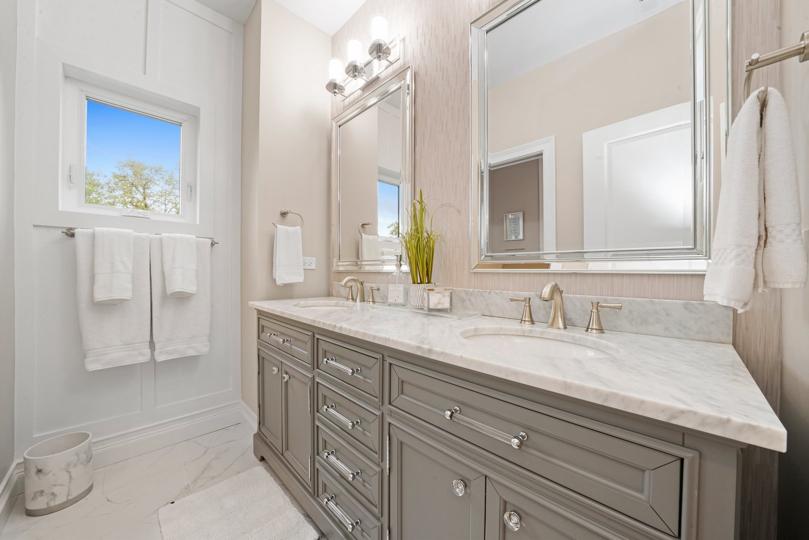 329 South Delphia Avenue Park Ridge, IL 60068 - Photo 20 of 25 a bathroom with a granite countertop sink and a mirror