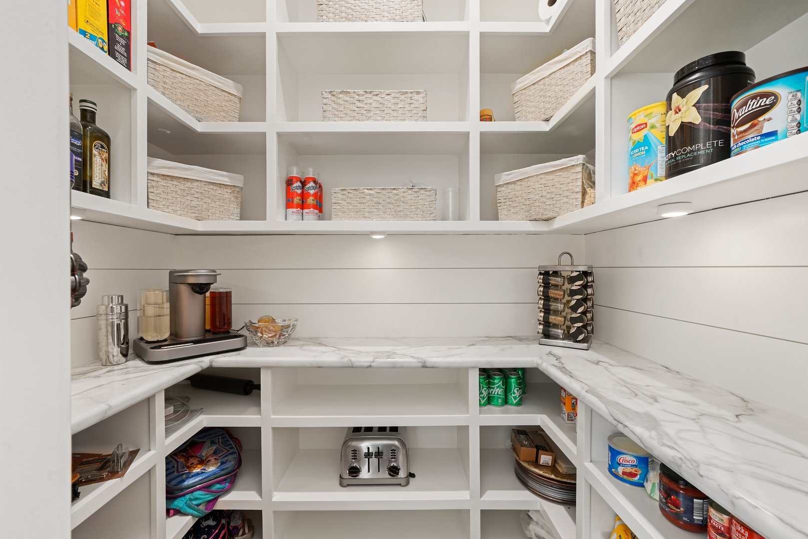 329 South Delphia Avenue Park Ridge, IL 60068 - Photo 9 of 25 a view of storage and utility