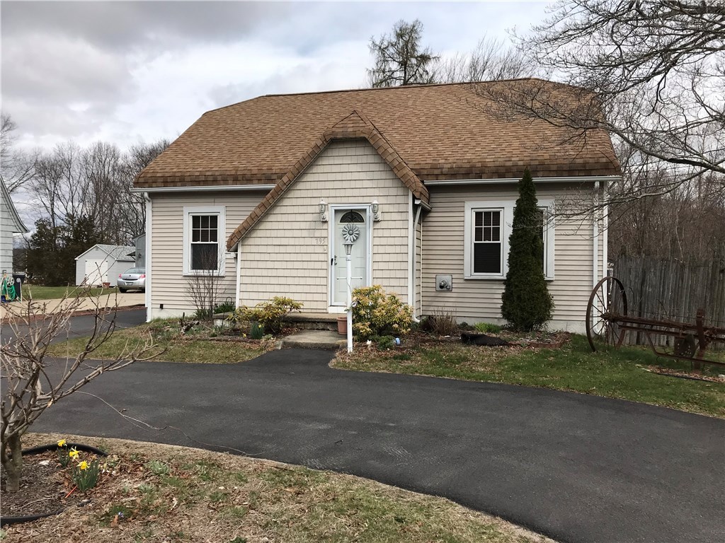 795 Toll Gate Road Warwick, RI 02886 - Photo 2 of 25 Gallery Image 2