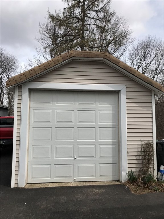 795 Toll Gate Road Warwick, RI 02886 - Photo 4 of 25 Gallery Image 4