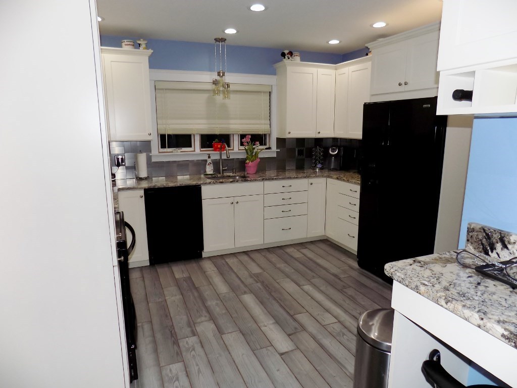 795 Toll Gate Road Warwick, RI 02886 - Photo 9 of 25 Gallery Image 9
