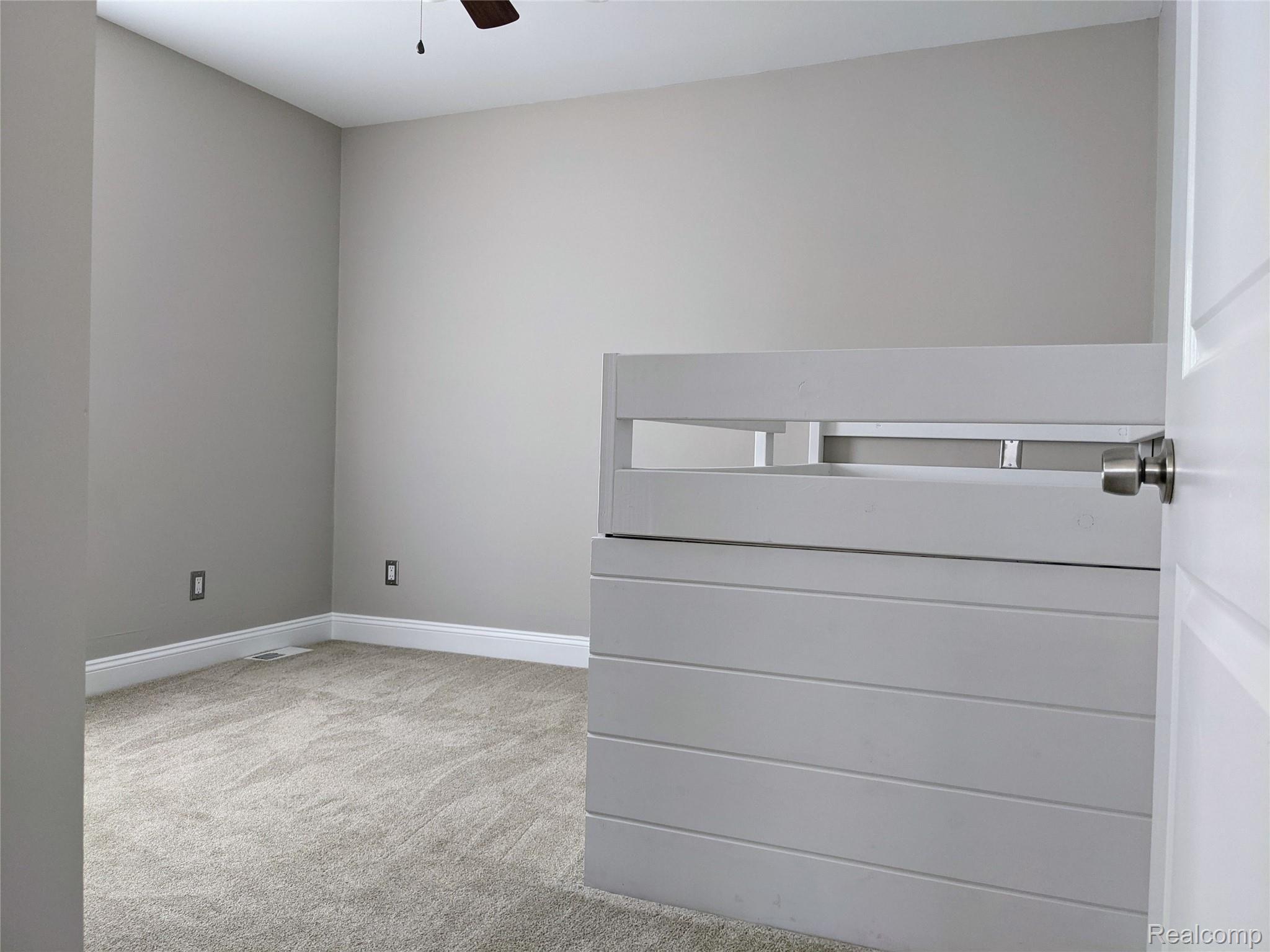 67 North Roslyn Road Waterford, MI 48328 - Photo 8 of 23 Bedroom 1 w built in loft bed