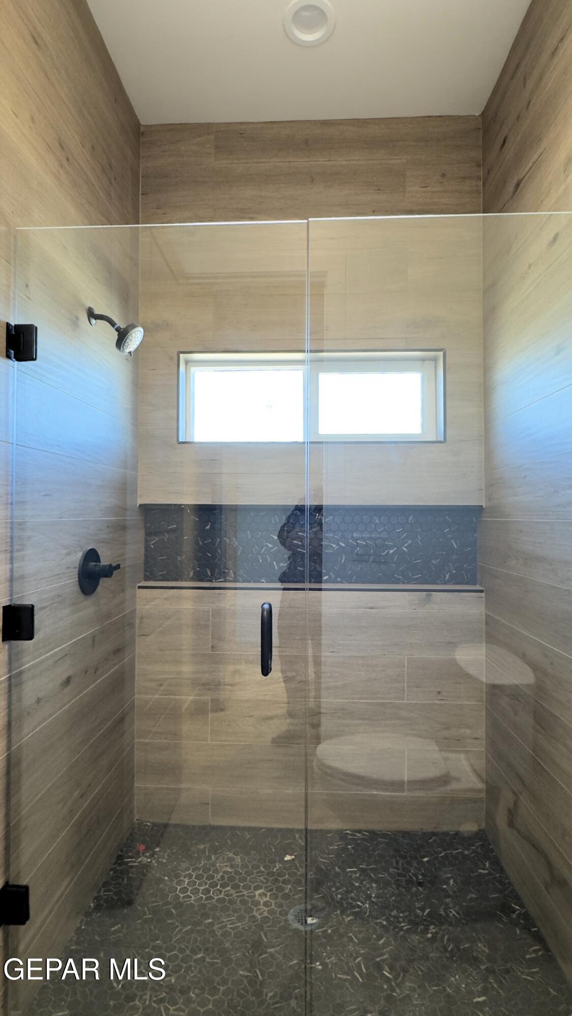 5656 Rio Bonito Circle El Paso, TX 79932 - Photo 25 of 36 a bathroom with a shower