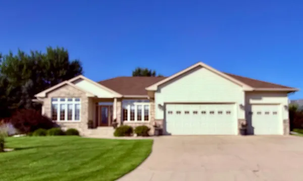 $524,900 | 1507 18th Avenue Southwest, Austin, MN 55912
