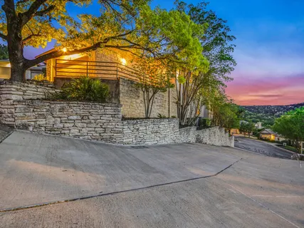 $595,000 | 5603 Oakwood Cove, Unit 212, Austin, TX 78731